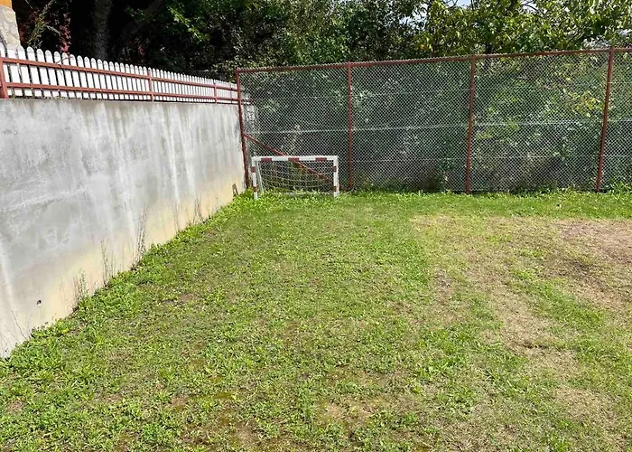 Apartment Domacinstvo Ilici ,gunjaci